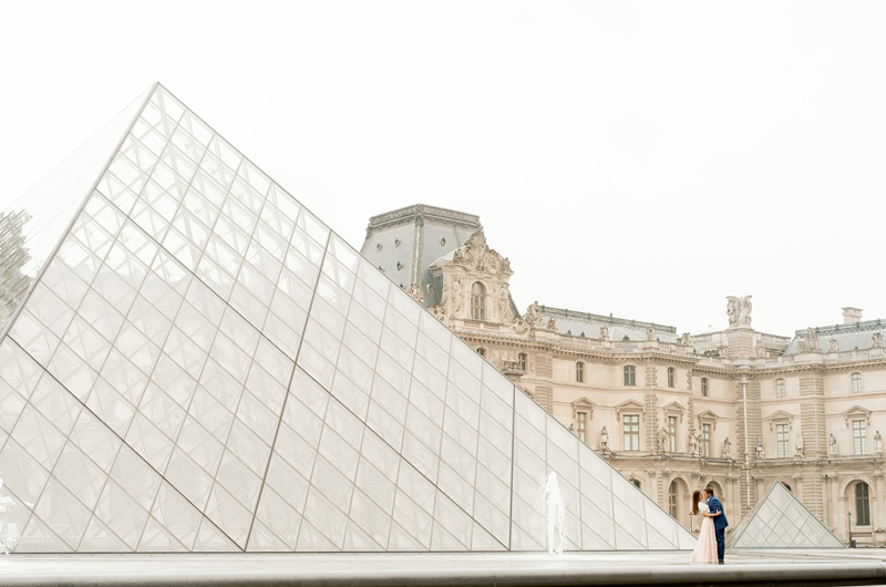 A Parisian Engagement Session To Die For 8