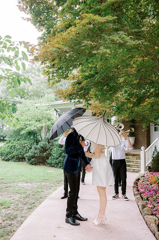 Stunning Southern Charm Texas Wedding Couple Kiss