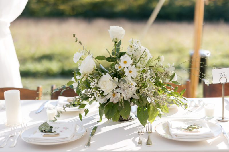 Actress Laura James Ecker Vintage Wedding table flowers Actress Laura James Ecker Vintage Wedding table flowers