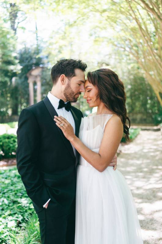 Garden Elegance at the Swan House Atlanta Georgia Couple ()