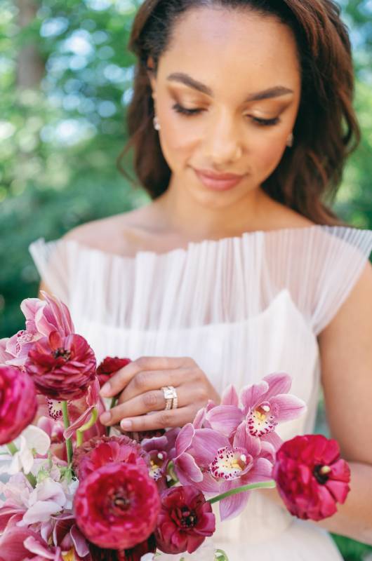 Garden Elegance at the Swan House Atlanta Georgia Bride and Flowers