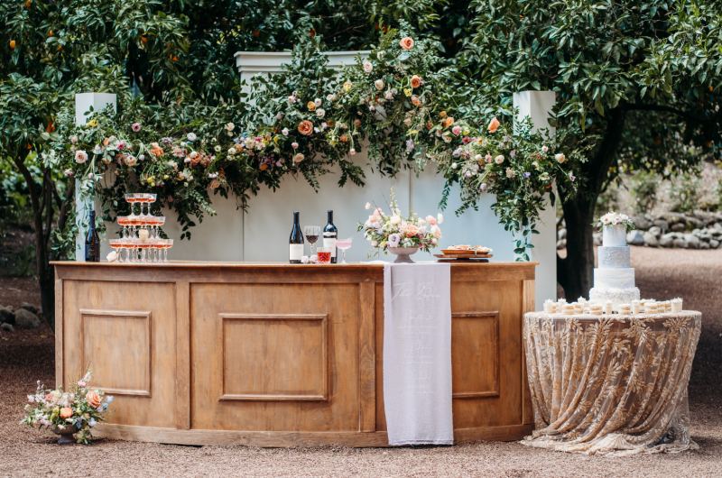 Beringer Vineyards Best Design Award Napa Valley California bar and groom Beringer Vineyards Best Design Award Napa Valley California bar and groom ()