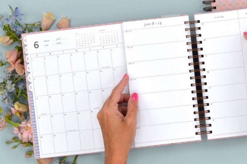 fall gift guide laurel denise planner inside Fall Bridal Gifts Laurel Denise calendar