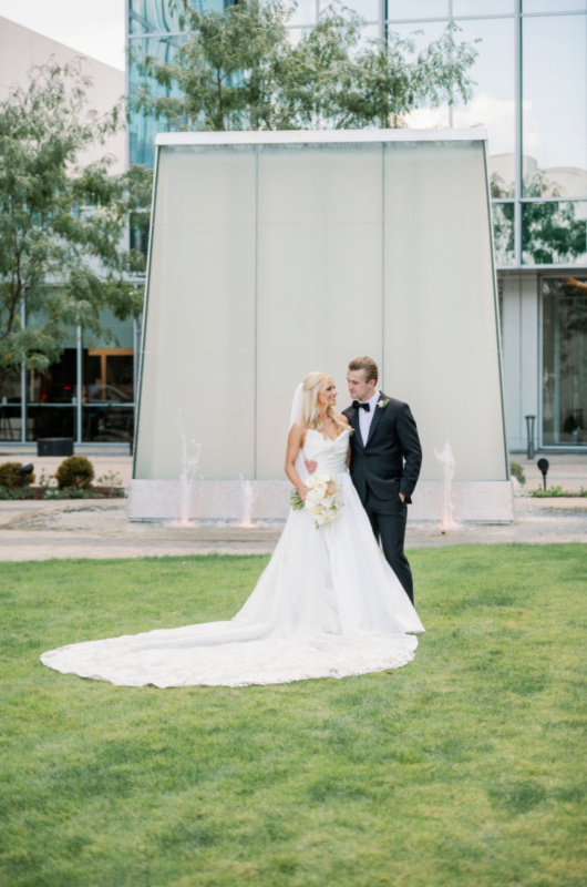 the conrad nasvhille luxury in downtown music city couple in patio