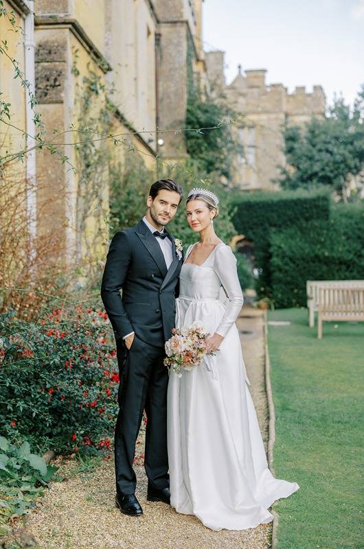 Royal Wedding Inspired Shoot Sudeley Castle Chetleham England couple