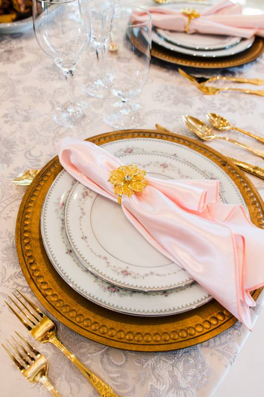 George Washington Hotel Lasting Impression Award plate setting