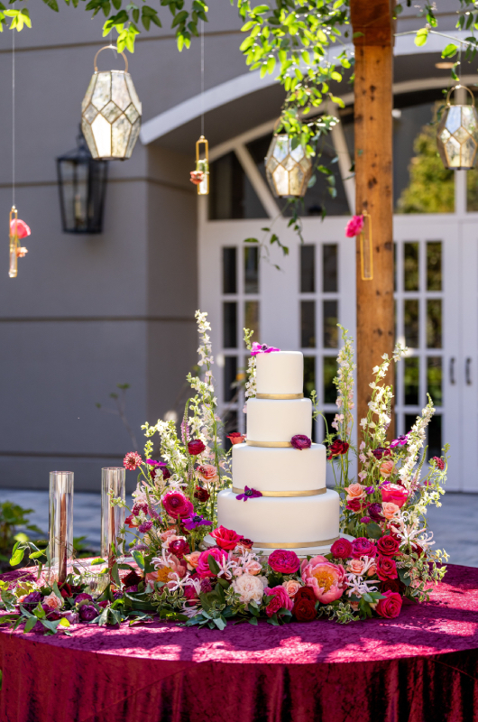 Trendsetter Award Chateau Elan Wedding Cake