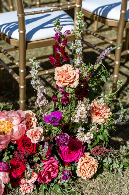 Trendsetter Award Chateau Elan Aisle Flowers Close Up