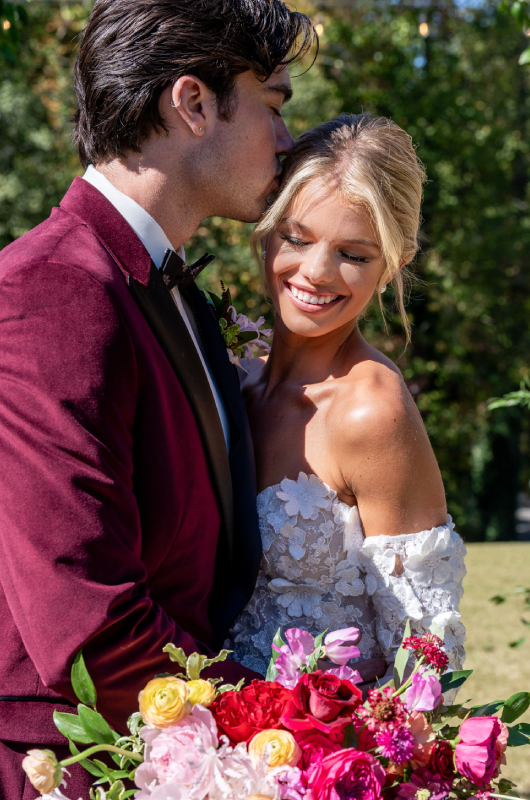 Trendsetter Award Chateau Elan Bride & Groom with Bouquet