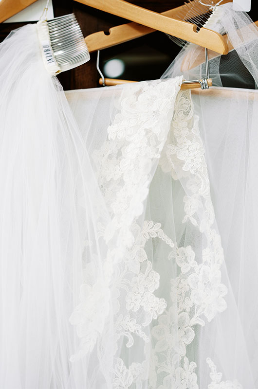 Vintage Elegance by Vionnette Bridal display picture 1