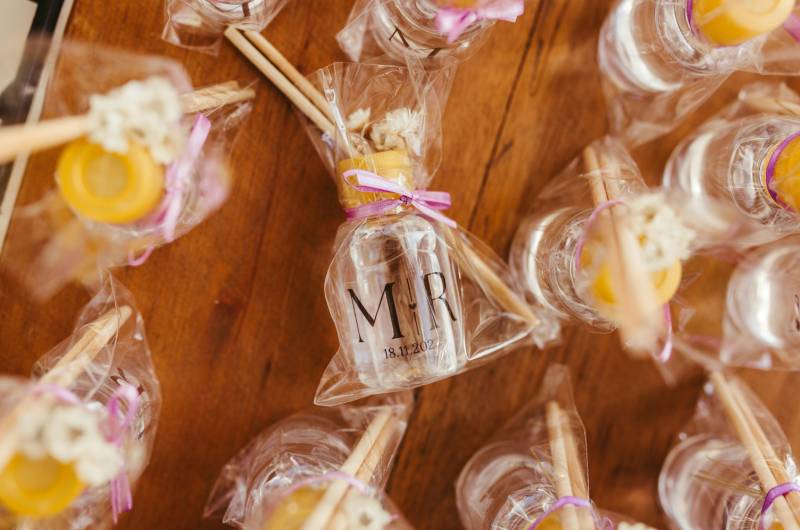 The Perfect Wedding Favor for Every Season monogramed bottle The Perfect Wedding Favor for Every Season monogramed bottle