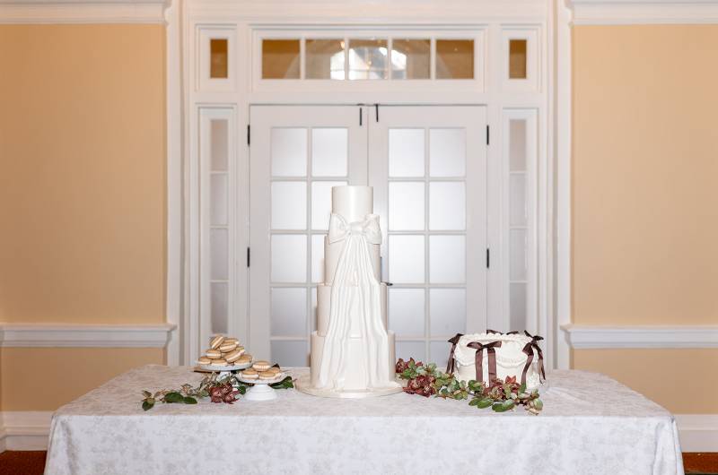 Mocha Mousse & Modern Romance A Wedding Editorial Steeped in Style wedding cake
