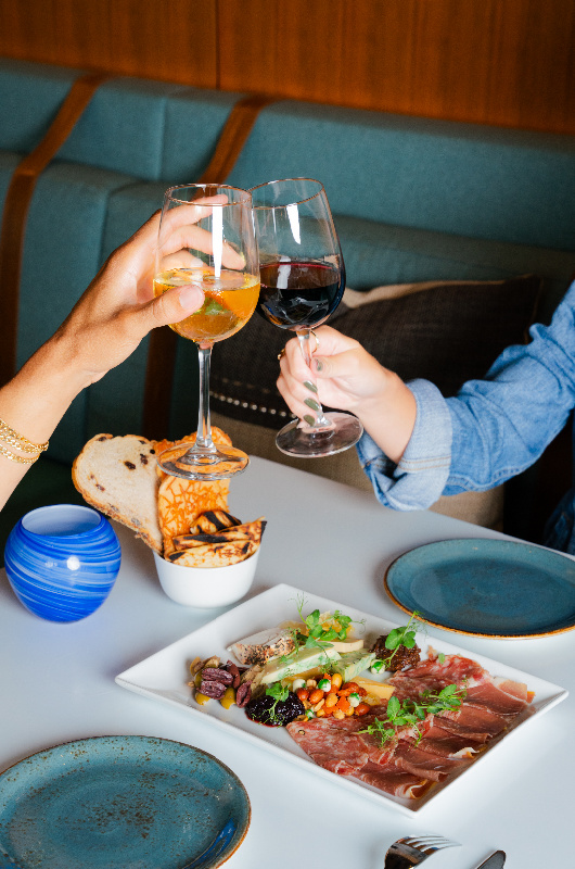 hyatt centric las olas harborwood bar lifestyle image
