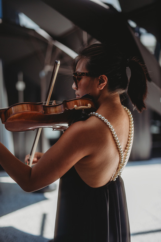 bal-harbour-meets-the-blue-ridge-a-bachelorette-brunch-dream-in-asheville-violinist