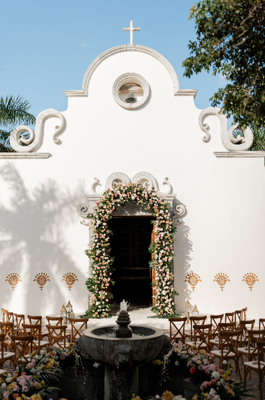 mango weddings maya riviera wedding example izzy and robert el pueblito exterior