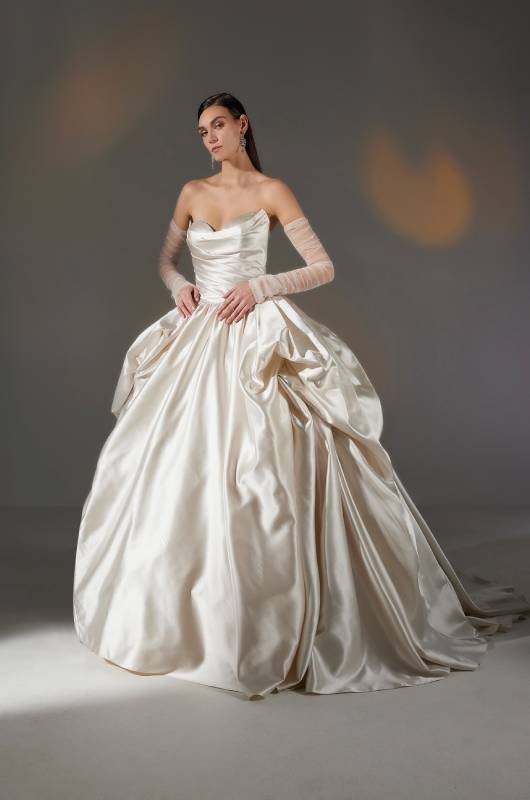 https www pronovias com bridal dress princess high neck long sleeves mikado DEVONNE front