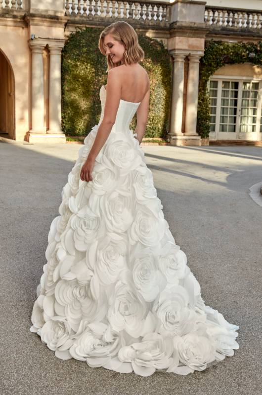 https www pronovias com bridal dress princess off the shoulders satin evarly CELIS back
