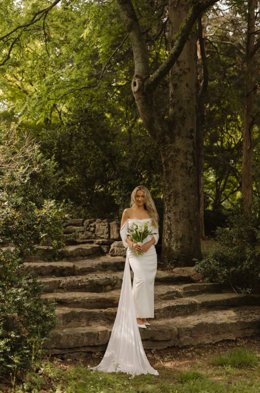 Elegant Garden Wedding Inspiration with Minimalist Bridal Style | Southern  Bride