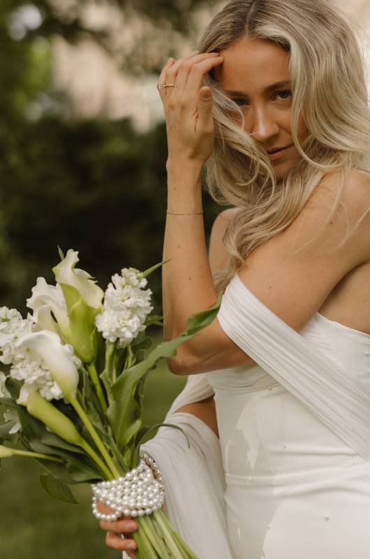 Elegant Garden Wedding Inspiration with Minimalist Bridal Style | Southern  Bride