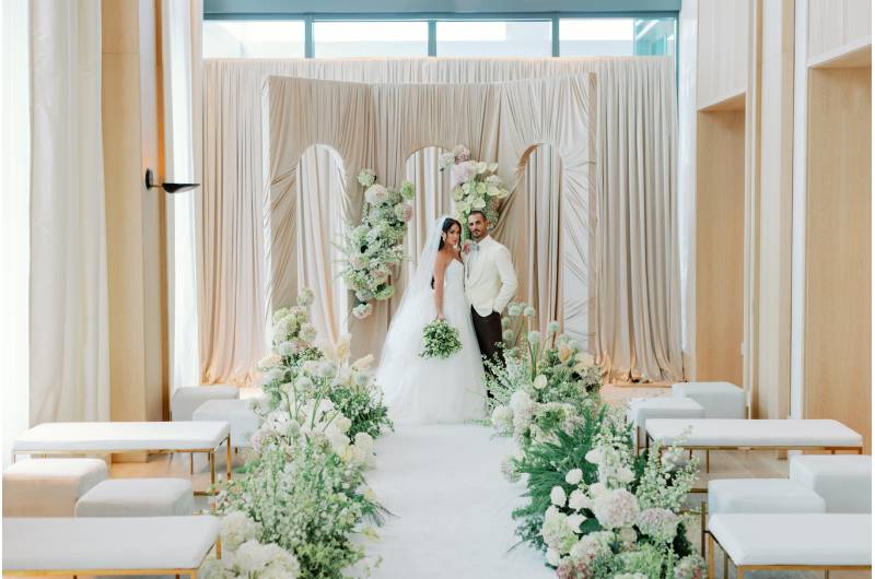 parties-ala-carte-wins-best-design-award-the-styled-challenge-tampa-florida-couple-at-altar