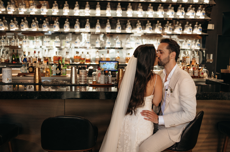 Hyatt Regency Puerto Rico’s Holiday Season Is the Perfect Time to Say ‘I Do’” couple martini bar Hyatt Regency Puerto Rico’s Holiday Season Is the Perfect Time to Say ‘I Do’” couple martini bar
